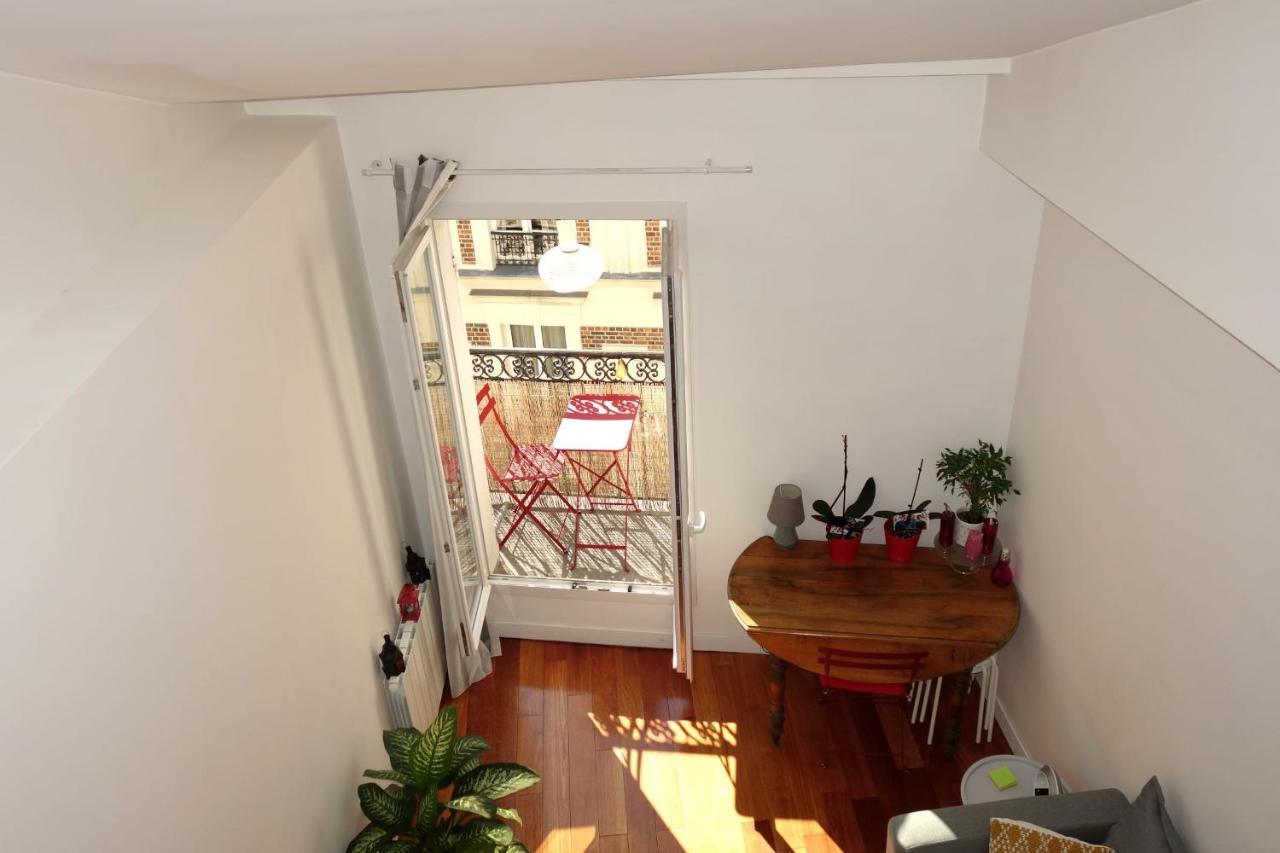 Apartment Beautiful Place With Mezzanine Near Montmartre Paris